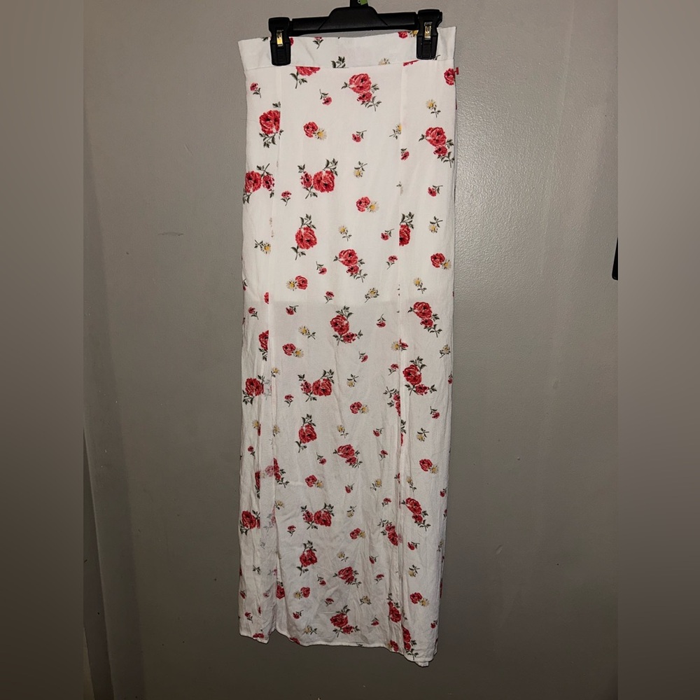 Lottie Moss Skirt - white/red floral slit front maxi length spring/summer - Picture 2 of 11